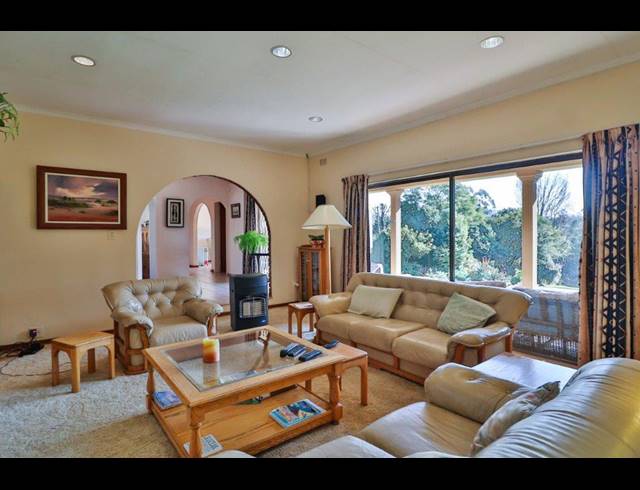 4 BEDROOM FREEHOLD TO LET IN WORLDS VIEW